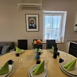 Danica דירה *