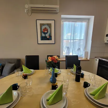 Danica Apartment *